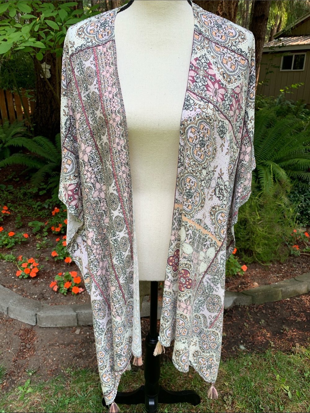 Myrtree Boho Paisley Kimono Cardigan in Blush and Cream